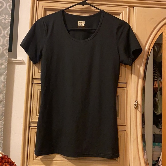 32 Degrees Cool Classic Scoop Neck Tee - Picture 3 of 4